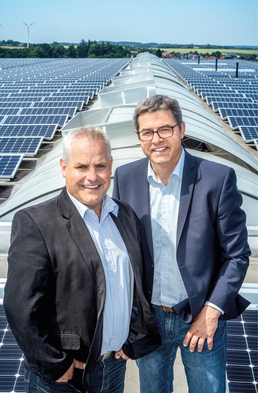 Die Brüder Thomas und Dieter Röttger (v.l.) führen die ENTEGRO Photovoltaik-Systeme GmbH gemeinsam