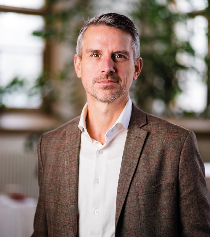 „Employer Branding steigert Ihre Arbeitgebermarke und erhöht die Qualität wie Quantität der Bewerber*innen.“ Stefan Bales, Managing Director Rheindigital