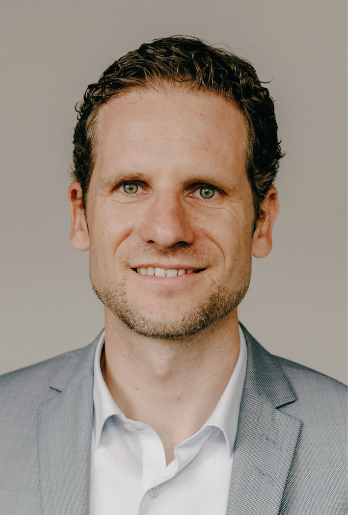 Prof. Dr. Florian Kunze ist Inhaber des Lehrstuhls für Organizational Behavior am Fachbereich Politik- und Verwaltungswissenschaft der Universität Konstanz und leitet das Konstanz Future of Work Lab. Er ist Autor der Konstanzer Homeoffice-Studie.