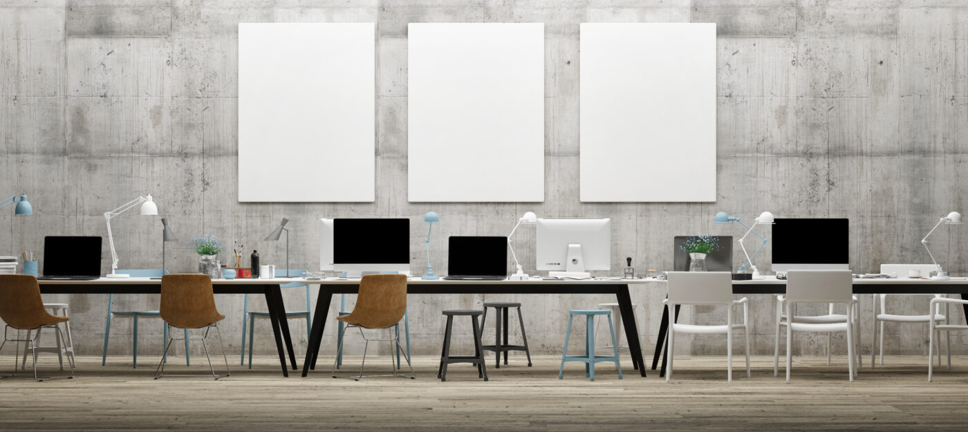 New-Work-Arbeitsumgebung, Großraumbüro mit Schreibtischen